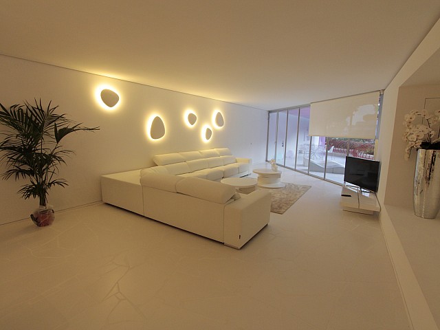 Sala de estar de apartamento en venta en Marina Botafoch, Ibiza