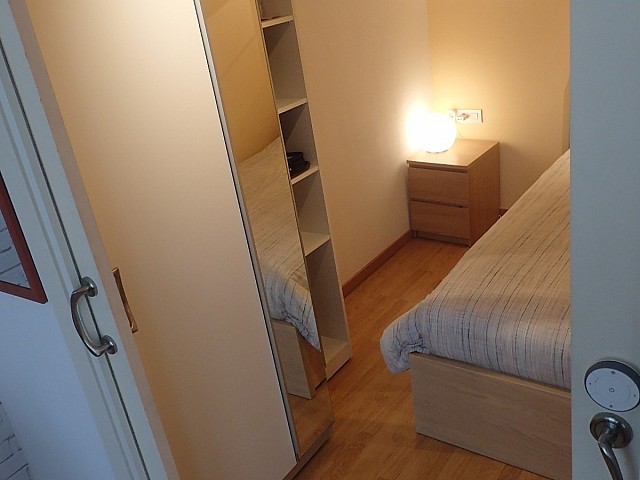 Atico en alquiler en Sant Antoni, Barcelona.