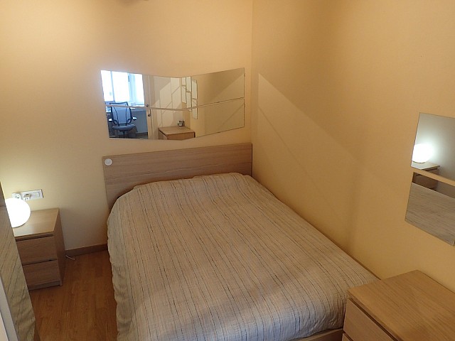 Atico en alquiler en Sant Antoni, Barcelona.