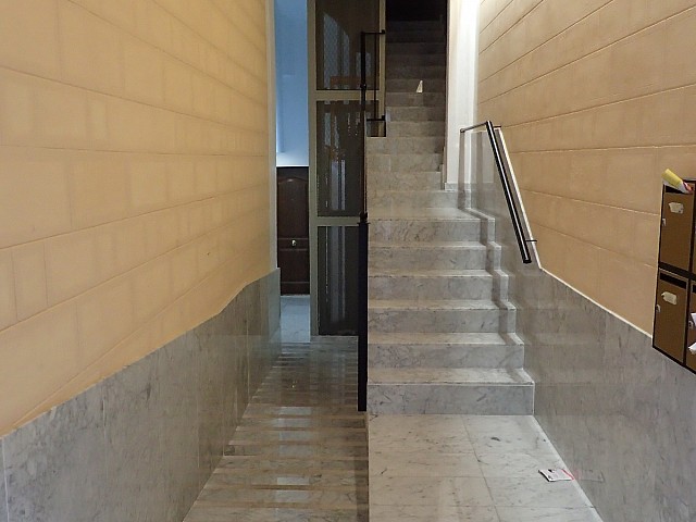 Atico en alquiler en Sant Antoni, Barcelona.