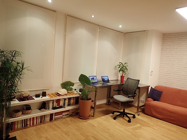 Atico en alquiler en Sant Antoni, Barcelona.