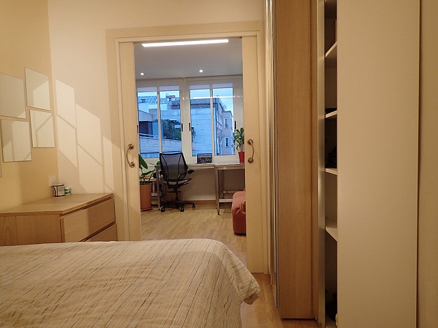 Atico en alquiler en Sant Antoni, Barcelona.