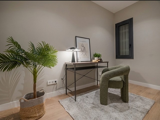 Piso de lujo reformado a estrenar con terraza privada en Muntaner, Eixample
