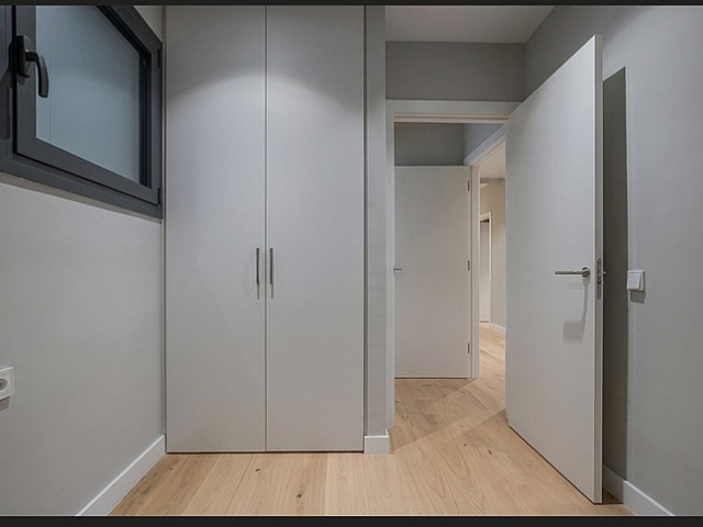 Piso de lujo reformado a estrenar con terraza privada en Muntaner, Eixample
