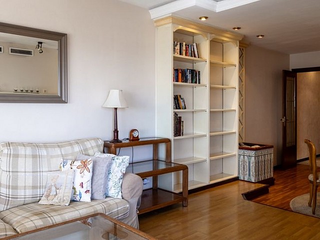 Espectacular piso de 110 m² con 4 dormitorios, 2 terrazas y vistas panorámicas a Barcelona