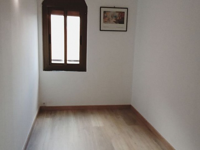 PISO REFORMADO DE 3 HABITACIONES EN LA MARINA DEL PORT – BARCELONA