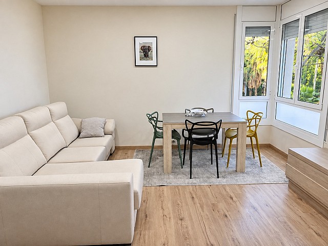 Piso reformado y totalmente amueblado de 3 habitaciones junto al Metro El Maresme/Fòrum