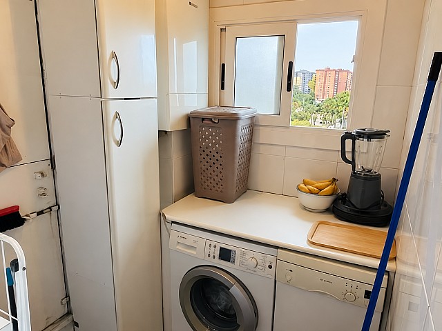Lavadero independiente con ventana — Canyelles, Barcelona
