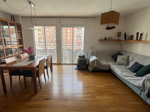 EXCLUSIVO TRÍPLEX CON TERRAZA PRIVADA Y BARBACOA EN SAGRADA FAMÍLIA