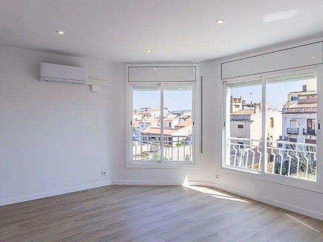 Komplett renoviertes 89 m² Penthouse mit 3 Schlafzimmern im Zentrum von Malgrat de Mar, nur 1 Minute vom Strand entfernt