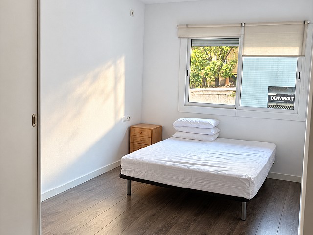 Apartamento reformado y amueblado con piscina en Vallcarca i els Penitents