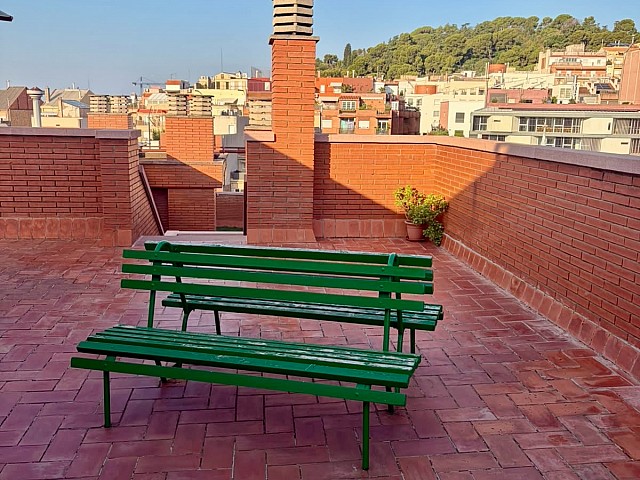 Apartamento reformado y amueblado con piscina en Vallcarca i els Penitents