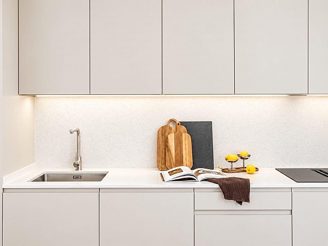 Exclusividad y diseño junto a Passeig de Gràcia \| Piso reformado con encanto y acabados de alta gama