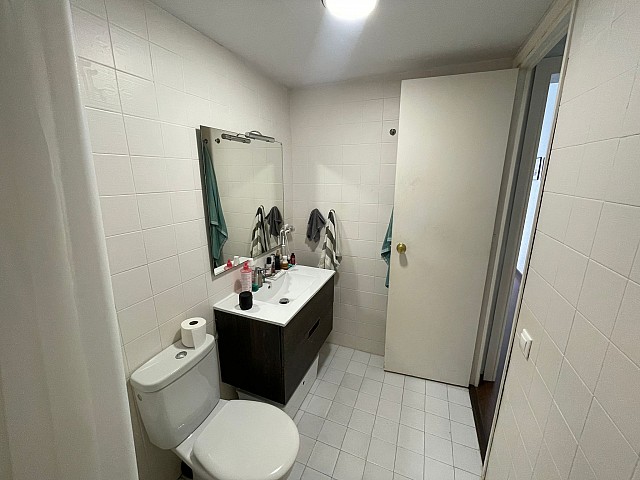 Chalet adosado esquinero con jardín, terrazas y garaje para dos coches en Montmar Bajo, Castelldefels