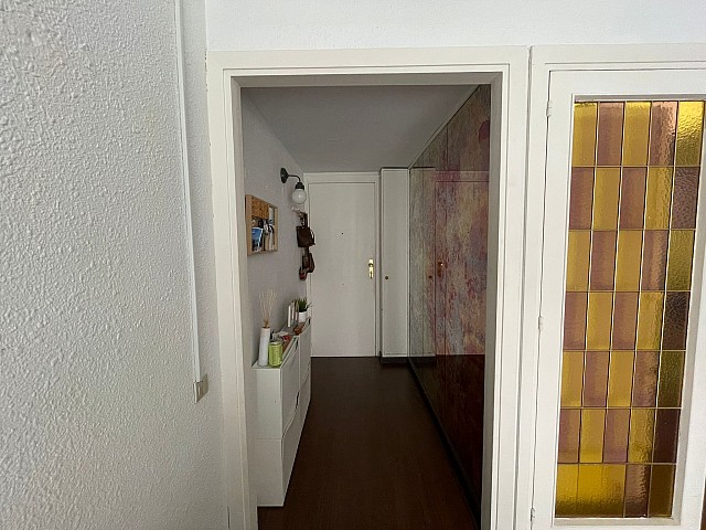 Chalet adosado esquinero con jardín, terrazas y garaje para dos coches en Montmar Bajo, Castelldefels