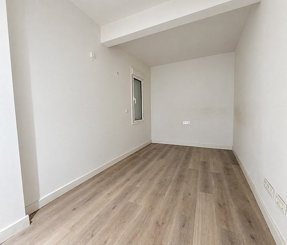 Dormitorio doble con ventana — Piso en Sant Gervasi, Barcelona