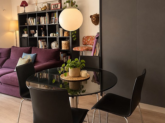 Piso de 4 habitaciones y 2 baños con balcón junto a Gran Via, Barcelona