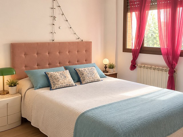 Piso de 4 habitaciones y 2 baños con balcón junto a Gran Via, Barcelona