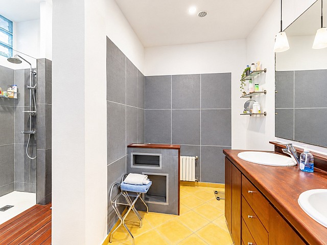 Piso histórico de 194 m² con 6 balcones en finca regia en Barcelona