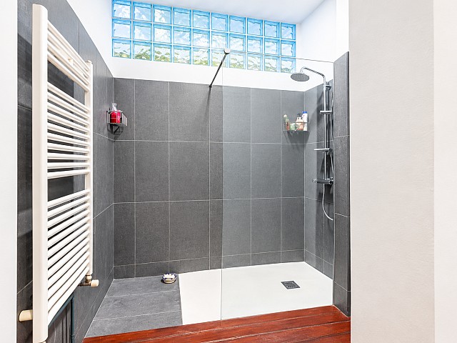 Piso histórico de 194 m² con 6 balcones en finca regia en Barcelona
