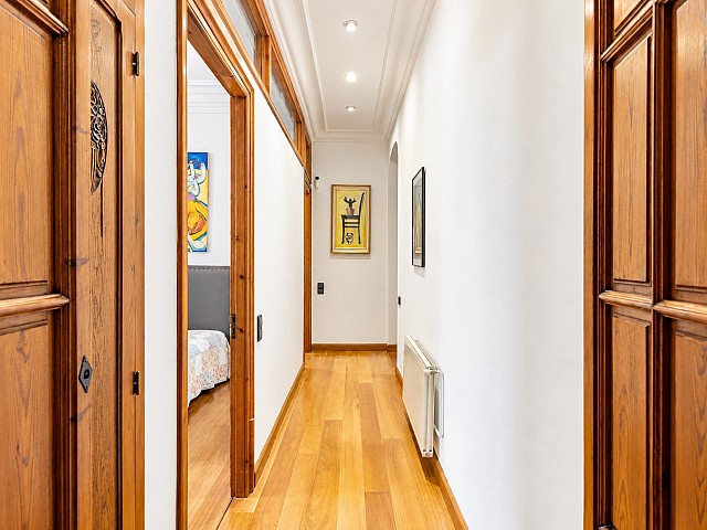 Piso histórico de 194 m² con 6 balcones en finca regia en Barcelona