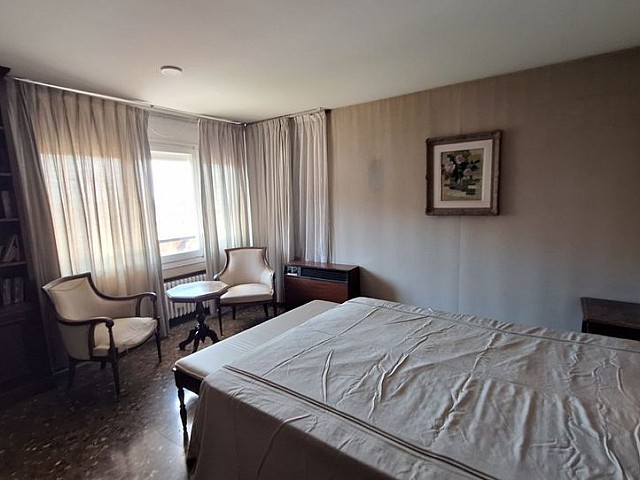 Dormitorio con ventanales en piso en venta en Sant Gervasi-La Bonanova, Barcelona, REF 283219