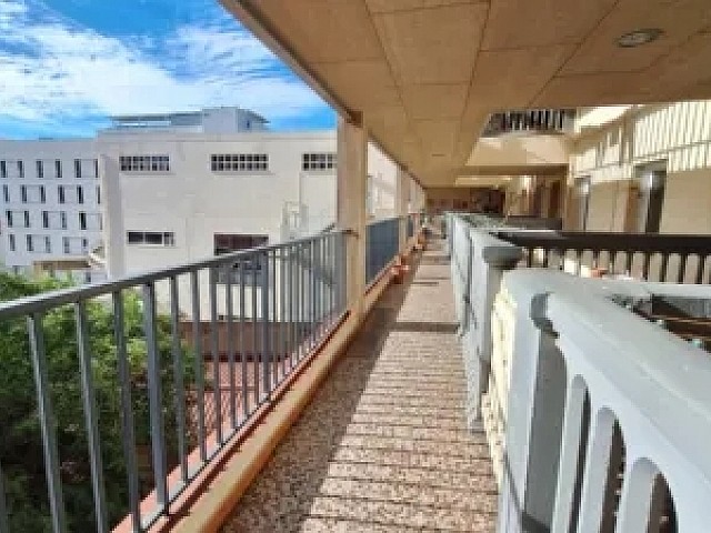 Piso de 81m² en venta en Poblenou con terraza.