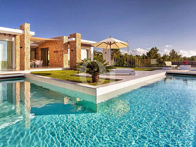 Sensacional casa en venta con terraza y piscina propia en espectacular casa en venta situada en Ibiza
