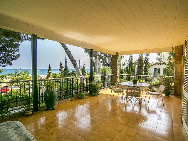 views large outdoor terrace with stunning views of nature in Caldes d'Estrac