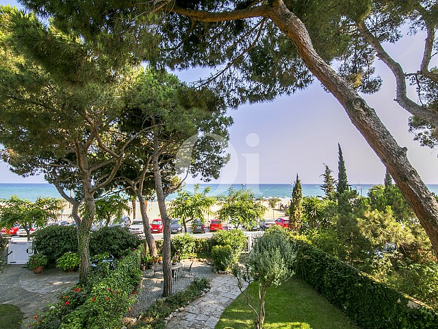 views large outdoor terrace with stunning views of nature in Caldes d'Estrac