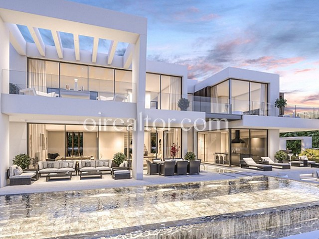 Casa en venta en New Golden Mile, Marbella