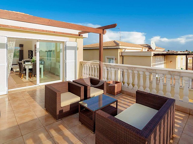 Comedor de verano de apartamento nuevo en venta en Porto Cristo, Mallorca