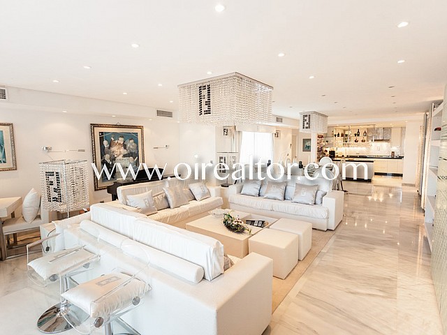 Atico en venta en Puerto Banús de Marbella, Málaga