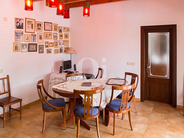 Salón-comedor de preciosa casa de campo en venta en Manacor, Mallorca