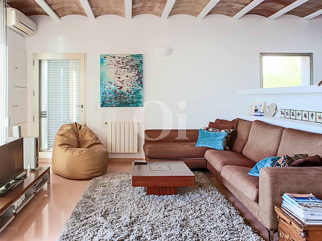 Sala de estar de moderna villa en venta en Artá, Mallorca
