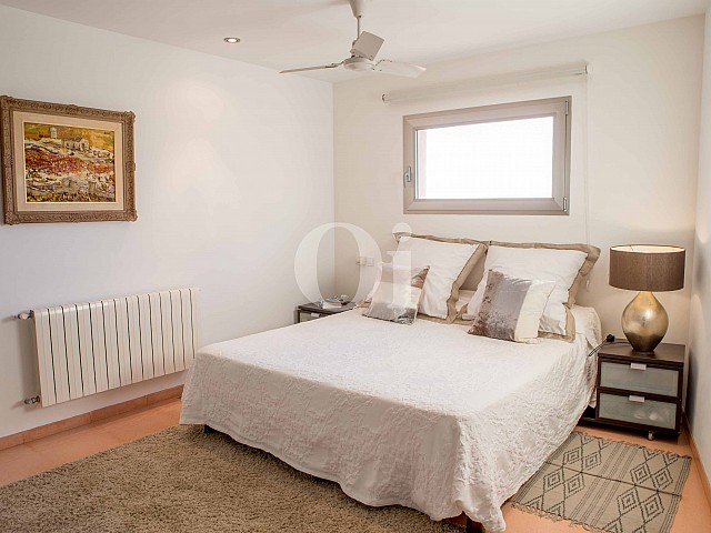 Dormitorio de moderna villa en venta en Artá, Mallorca