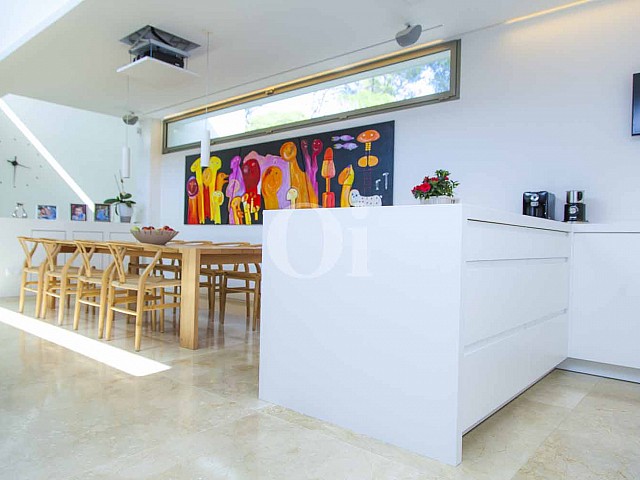 Salón-comedors de impresionante casa minimalista en venta en Cala Ratjada, Mallorca