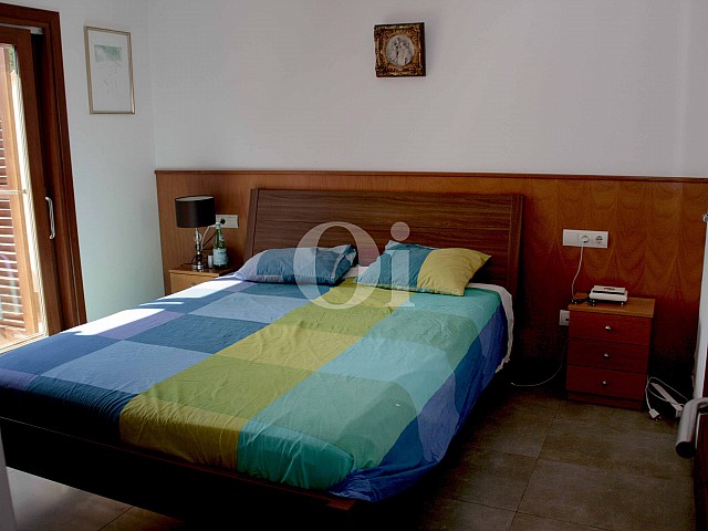 Schlafzimmer  eines wunderbaren Reihenhauses zum Verkauf in Ibiza