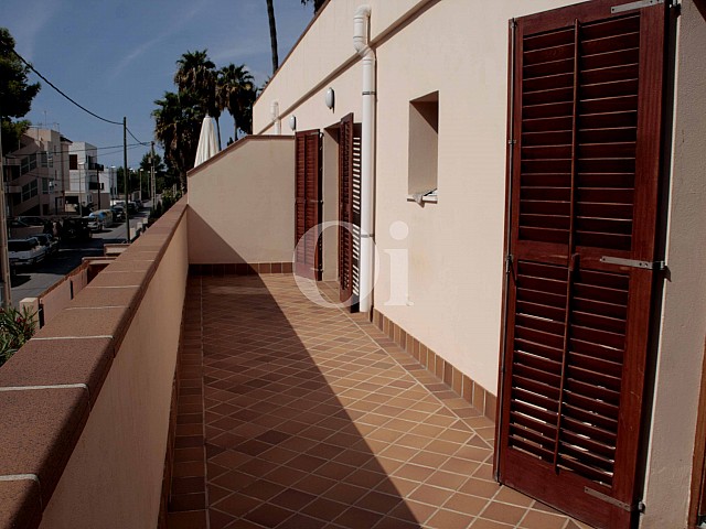 Terraza en fantástica adosada en venta en Ibiza