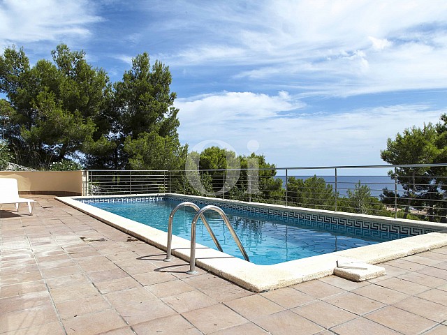 Piscina en casa en venta en exclusivo residencial en Mallorca
