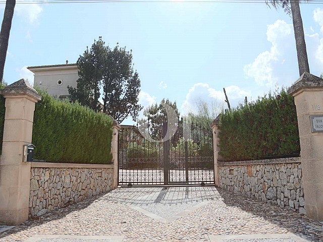 Eingang einer luxuriösen Villa zum Verkauf in San Lorenzo, Mallorca