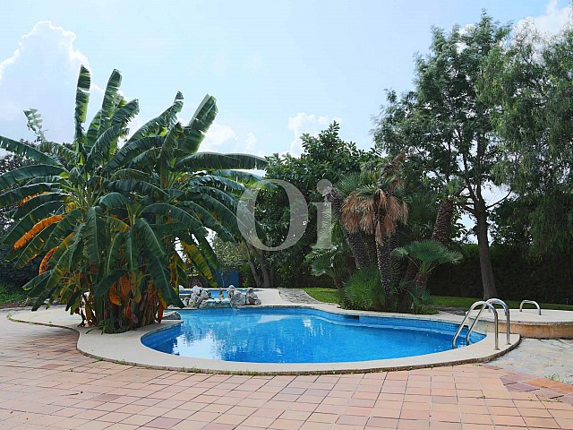 Swimming-Pool einer luxuriösen Villa zum Verkauf in San Lorenzo, Mallorca