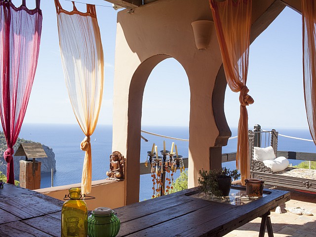 Vistas al mar de villa única de lujo en alquiler en Portixol, Ibiza