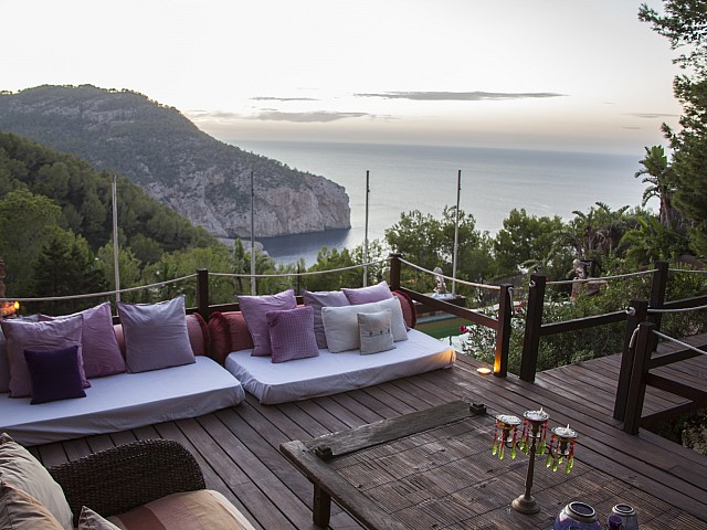 Exteriors amb vistes d'una villa única de luxe  en lloguer a Portixol, Eivissa