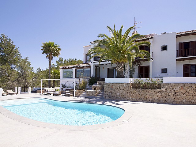 Piscina propia de preciosa villa en alquiler en San Agustin, Ibiza