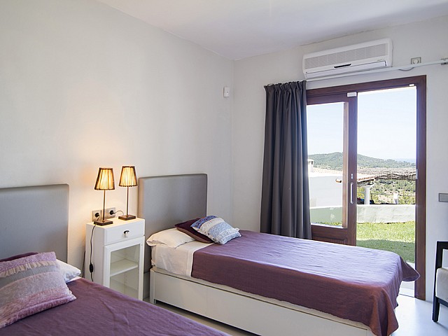 Dormitori doble  d'una vila d'estil eivissenc en lloguer a Sant Agustí, Eivissa