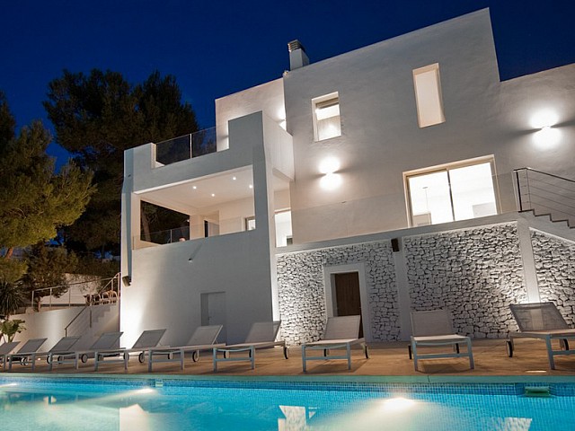 Vistas de exclusiva villa con fantasticas vistas en alquiler, Ibiza