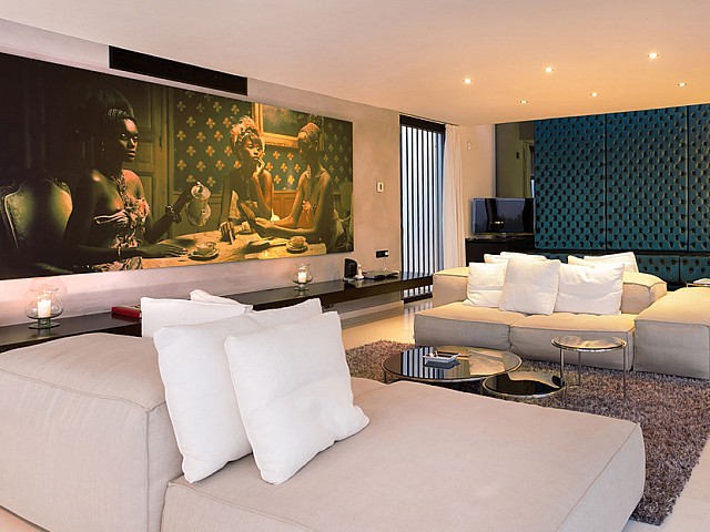 Sala de estar de lujosa villa con maravillosas vistas en alquiler en Ibiza 