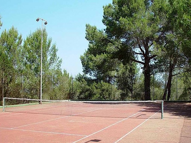 Pista de tenis de impresionante finca en venta en San Agustín, Ibiza