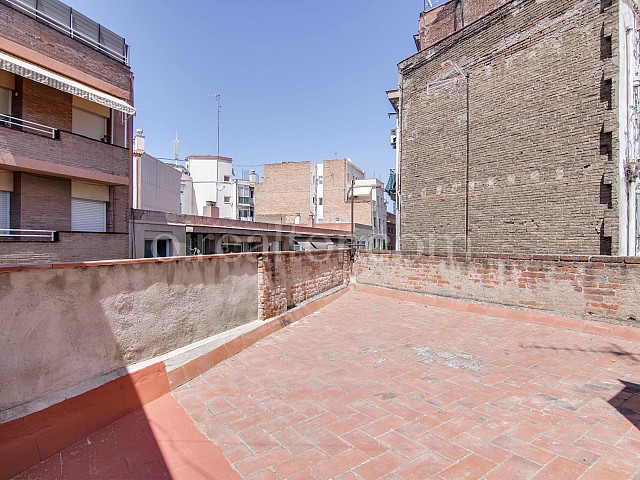 Ref. 56883 - Ático en venta en Sant, Barcelona.